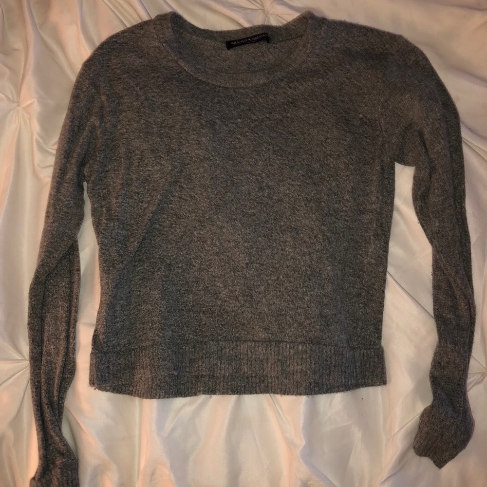 Brandy Melville cropped grey sweater